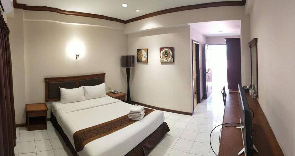 Inn House Hotel