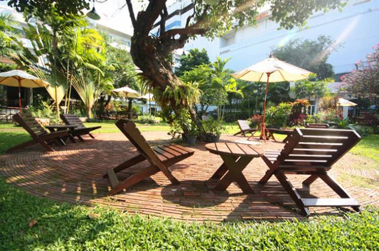 Nautical Inn Hotel