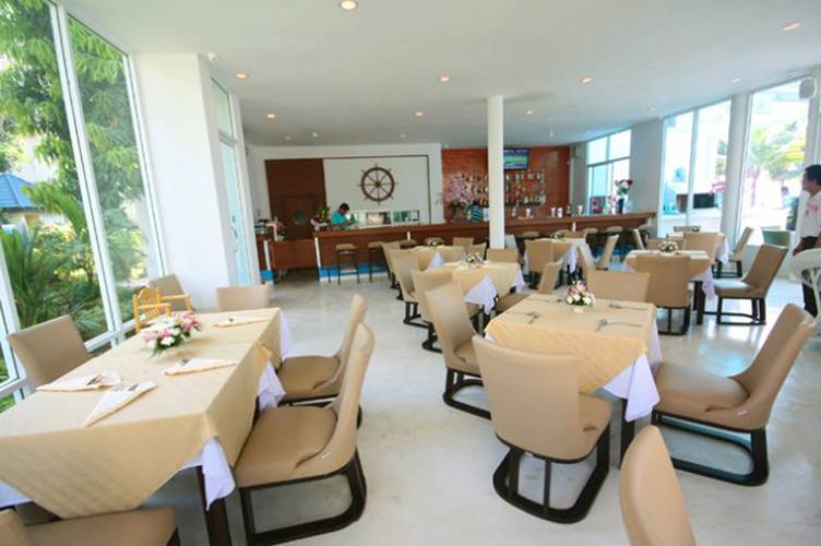 Nautical Inn Hotel