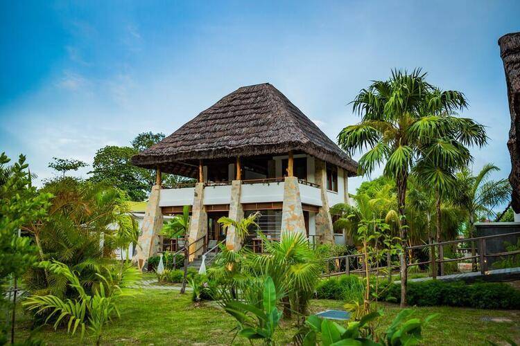 Les Lauriers Hotel & Restaurant