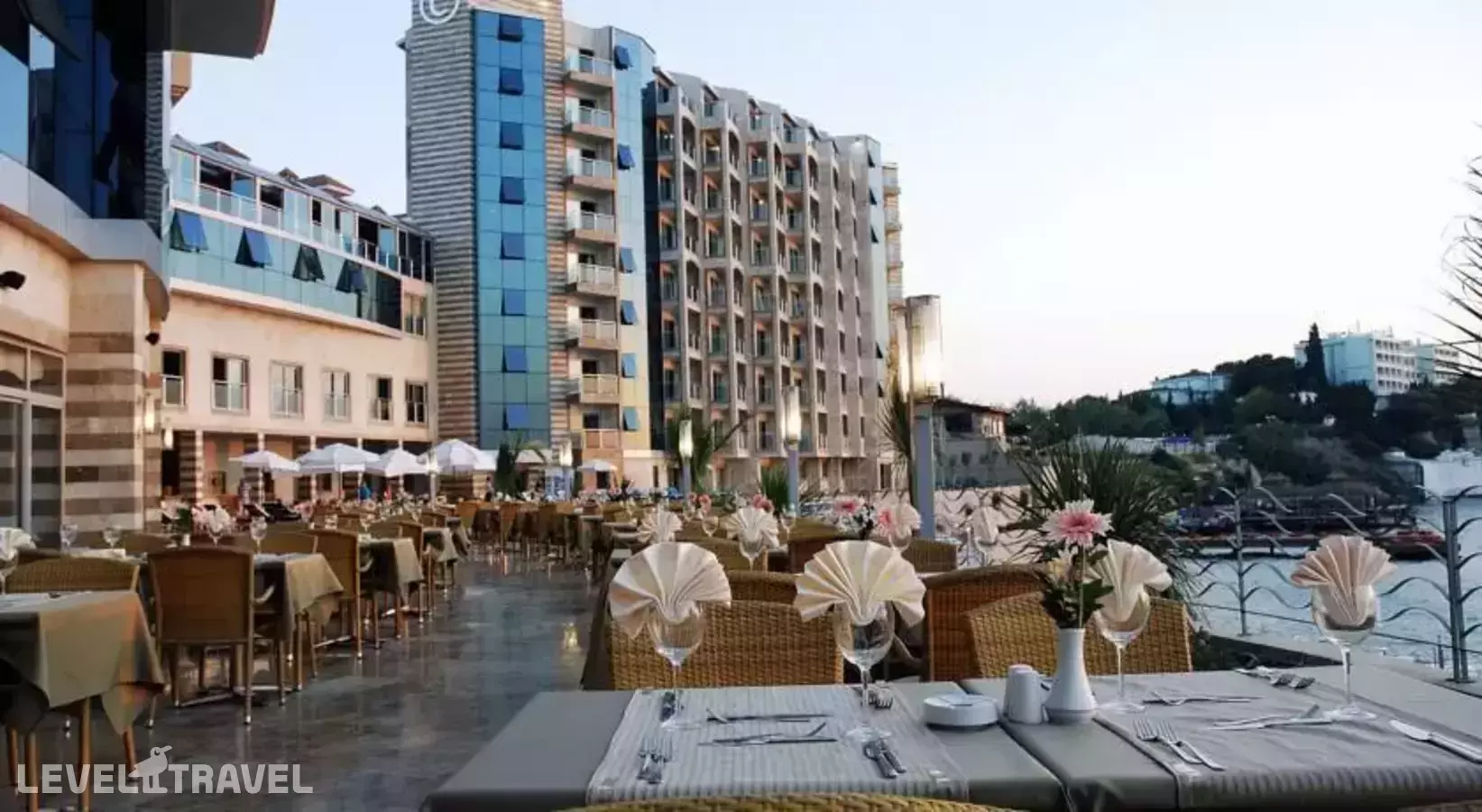 Charisma De Luxe Hotel