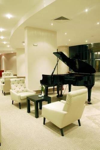 Charisma De Luxe Hotel