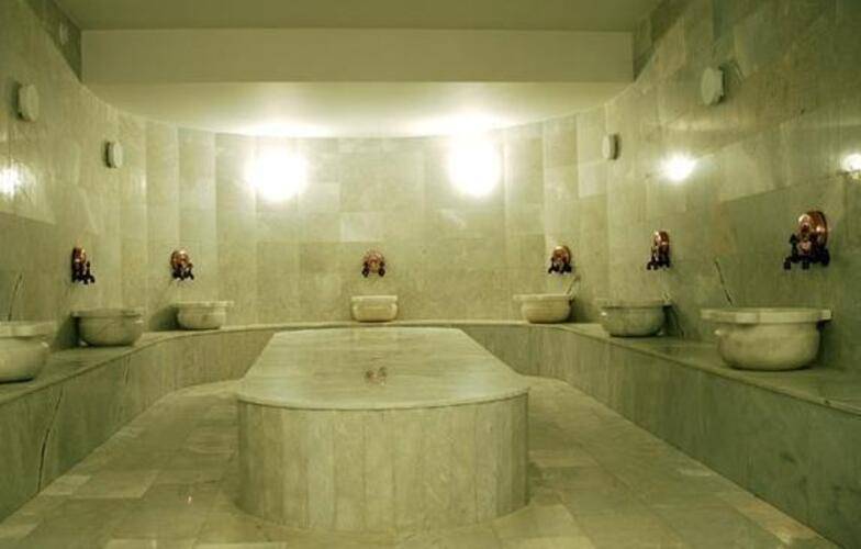 Charisma De Luxe Hotel