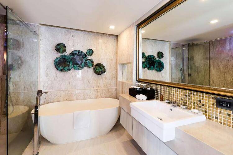 The Sanctuary Phratamnak Hotel Pattaya (ex. Centara Grand Pratamnak Pattaya)