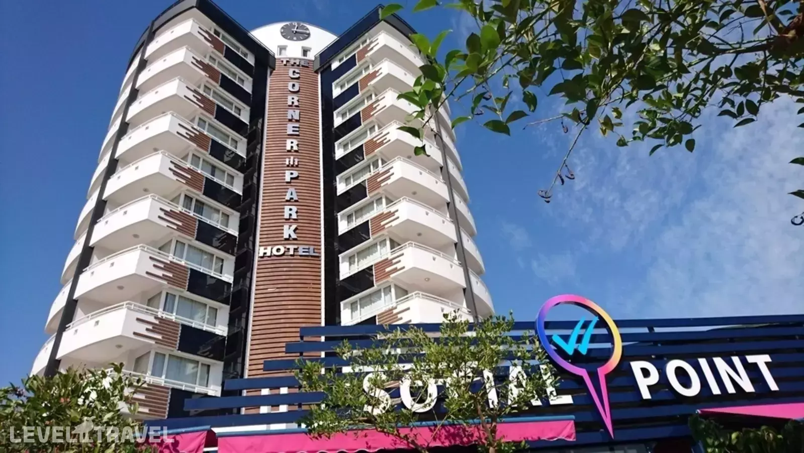 The Corner Park Hotel