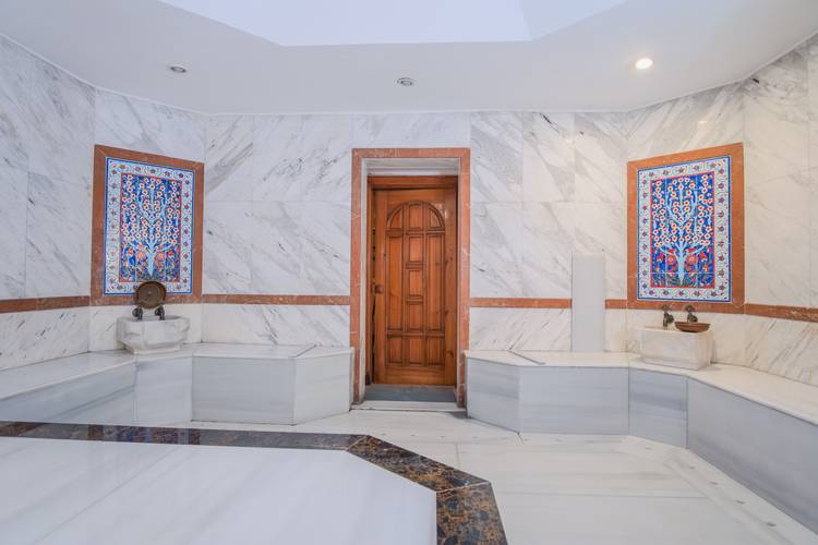 Miramare Queen Hotel