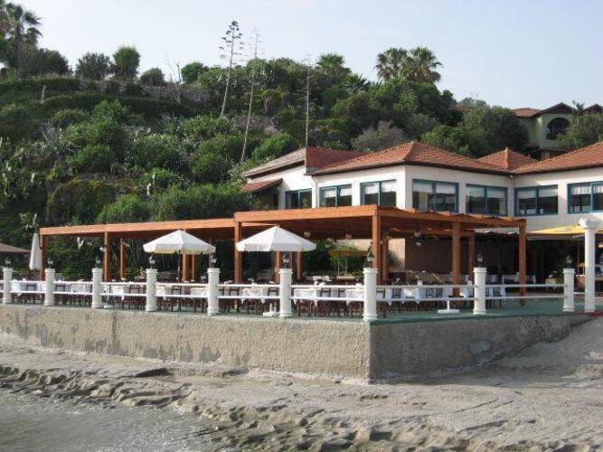 Club Tropical Beach Hotel