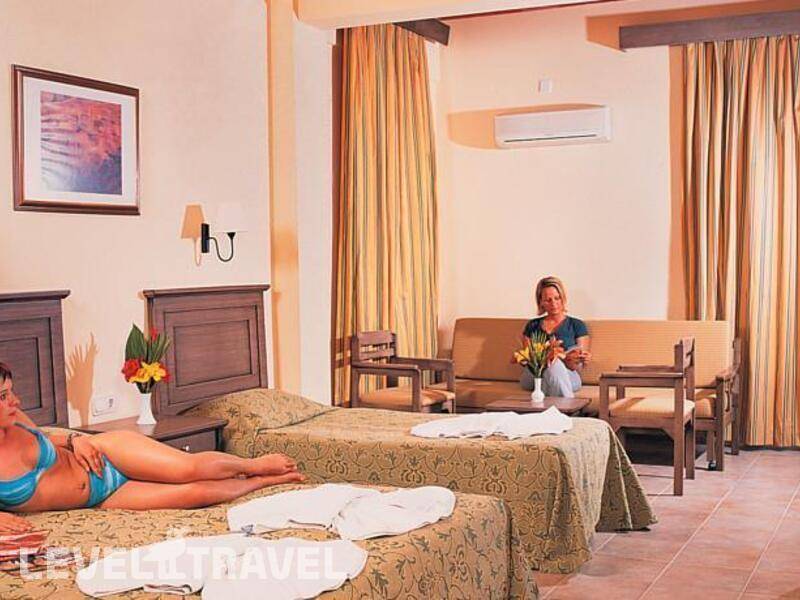 Фотография Club Tropical Beach Hotel