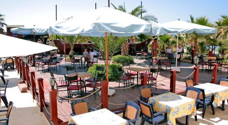 Club Tropical Beach Hotel
