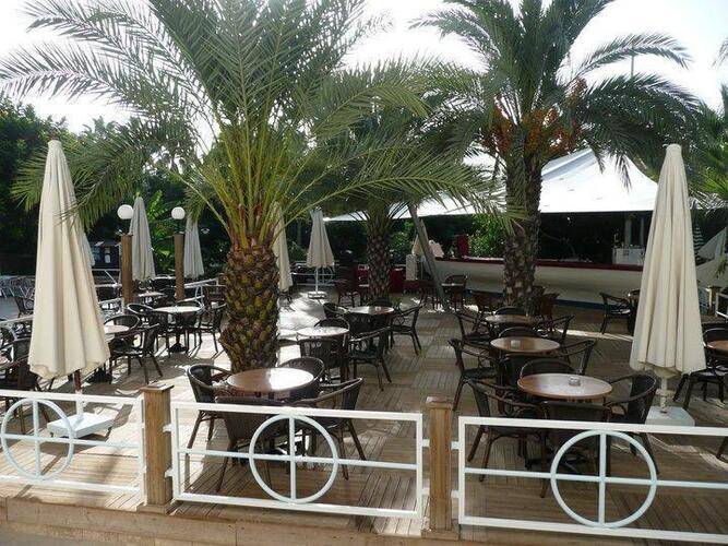Club Tropical Beach Hotel