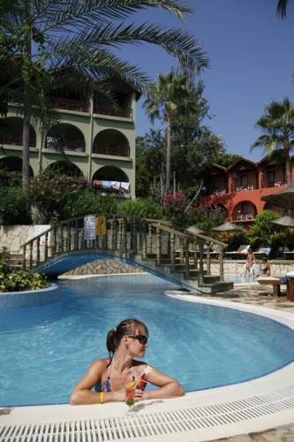 Club Tropical Beach Hotel