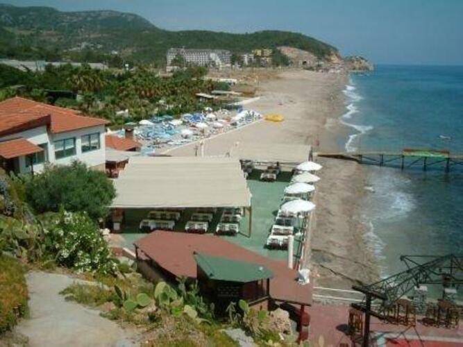 Club Tropical Beach Hotel