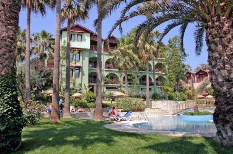 Club Tropical Beach Hotel