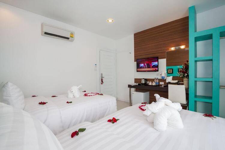 Patong Platinums Hotel (Ex.Tuana Patong Holiday Hotel)