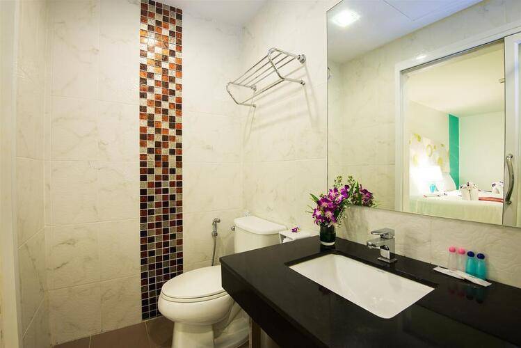 Patong Platinums Hotel (Ex.Tuana Patong Holiday Hotel)