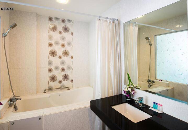 Patong Platinums Hotel (Ex.Tuana Patong Holiday Hotel)