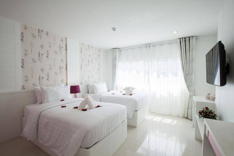 Patong Platinums Hotel (Ex.Tuana Patong Holiday Hotel)