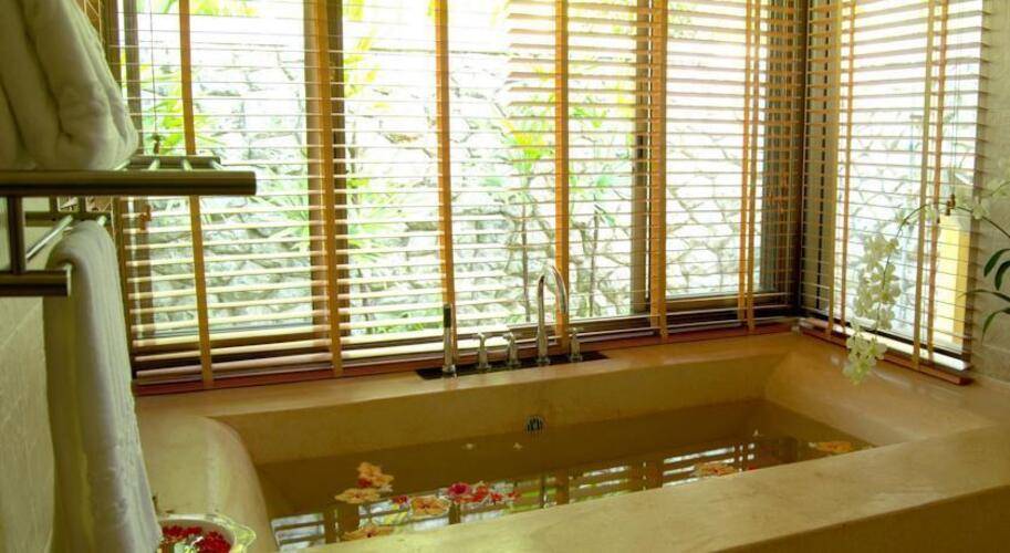 Seaview Resort Khao Lak (Ex.Centara Seaview Resort Khao Lak)