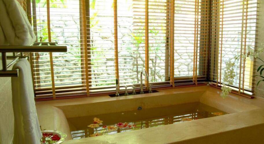 Seaview Resort Khao Lak (Ex.Centara Seaview Resort Khao Lak)