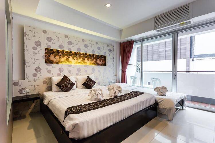 7q Patong Beach