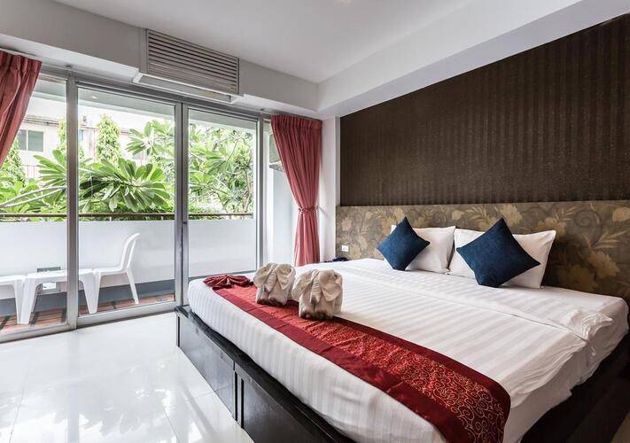 7q Patong Beach