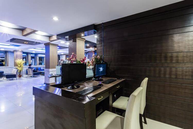 7q Patong Beach