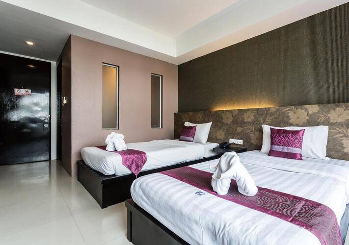 7q Patong Beach