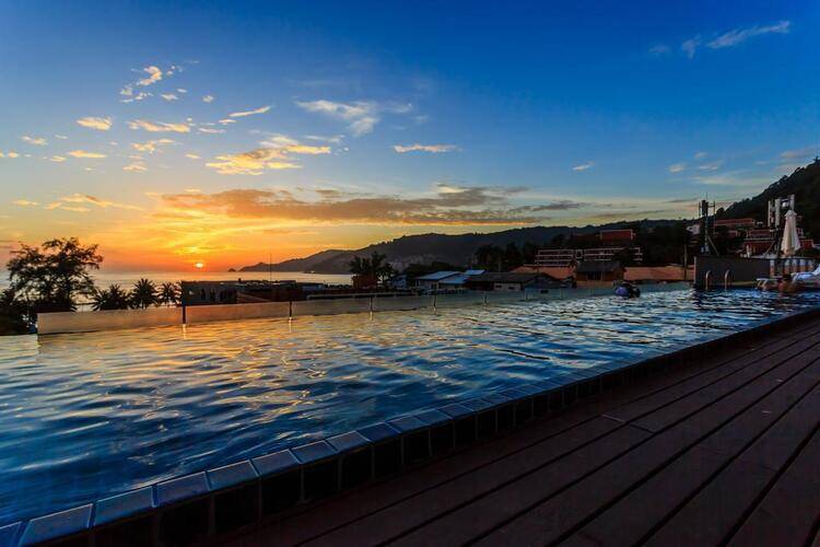 7q Patong Beach