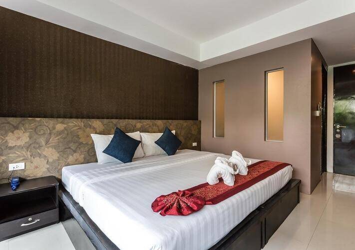 7q Patong Beach