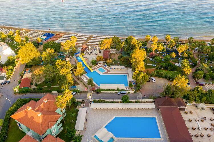 Armas Green Fugla Beach