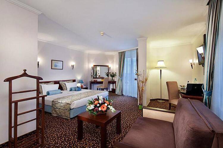 Best Western Plus Khan Hotel