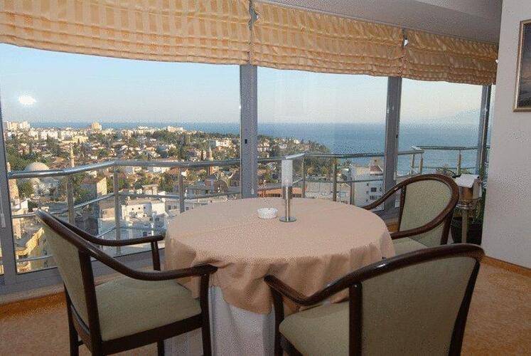 Best Western Plus Khan Hotel