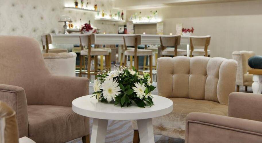 Best Western Plus Khan Hotel