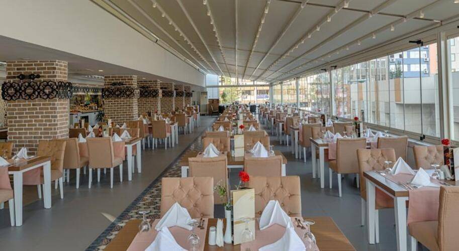 Best Western Plus Khan Hotel