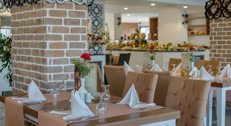 Best Western Plus Khan Hotel