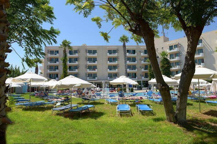 Artemis Hotel Apts