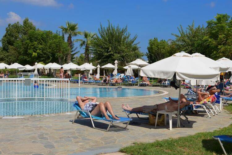 Artemis Hotel Apts