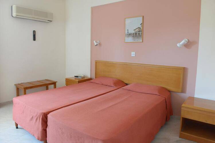 Artemis Hotel Apts
