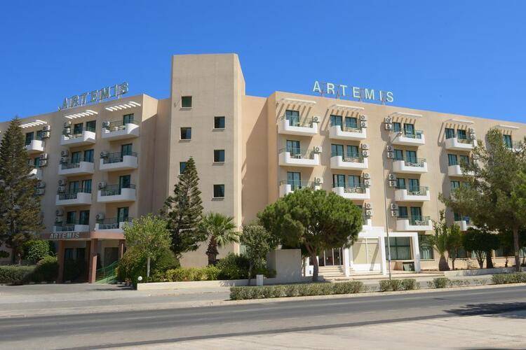 Artemis Hotel Apts