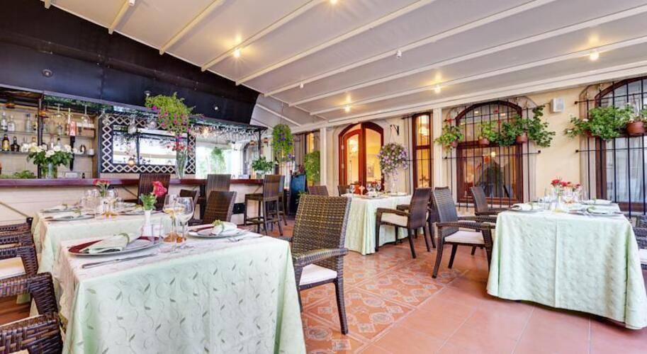 Arena Hotel