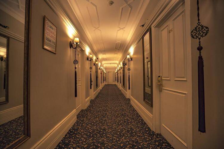 Avicenna Hotel