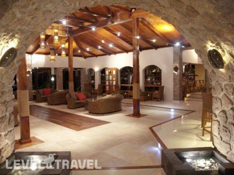 Фотография Coco De Mer & Black Parrot Suites