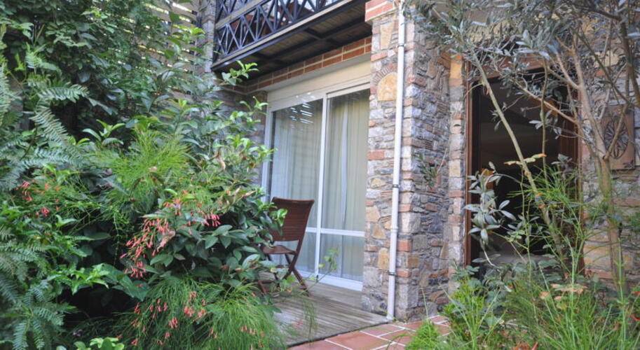El Vino Hotel & Suites