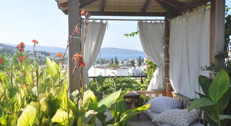 El Vino Hotel & Suites