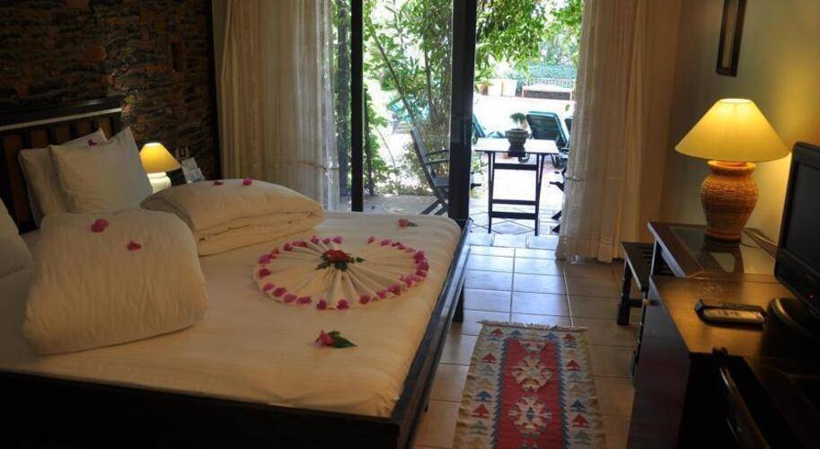 El Vino Hotel & Suites
