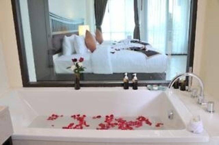 Bhu Nga Thani Resort & Spa