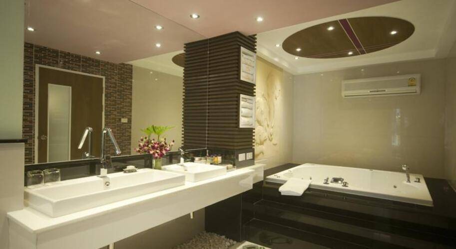 The L Resort