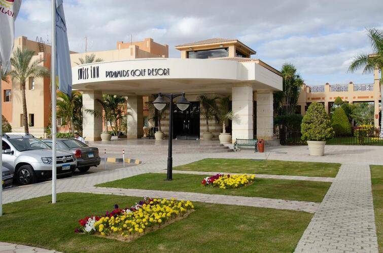 Swiss Inn Pyramids Golf