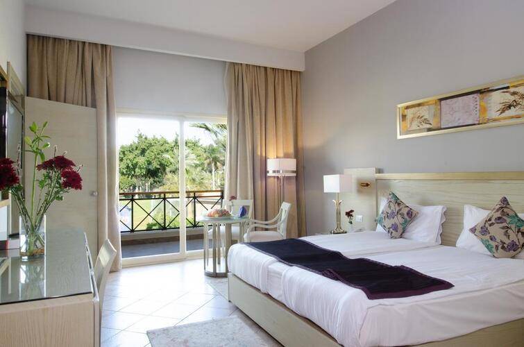 Swiss Inn Pyramids Golf