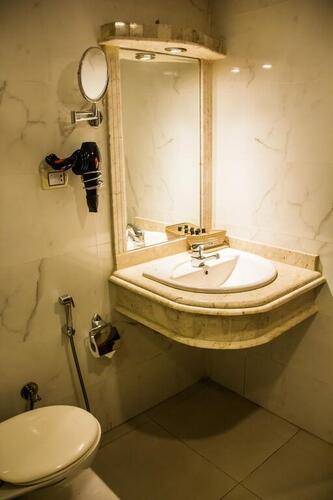 Tiba Pyramids Hotel